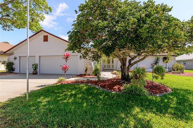 Welcome Home to 6961 Citrus Drive, Seminole, FL. 33772.