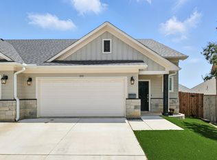 212 Wayside Ct, Bedford, TX 76021