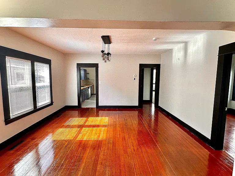 23 Rose Ave — Photo 12
