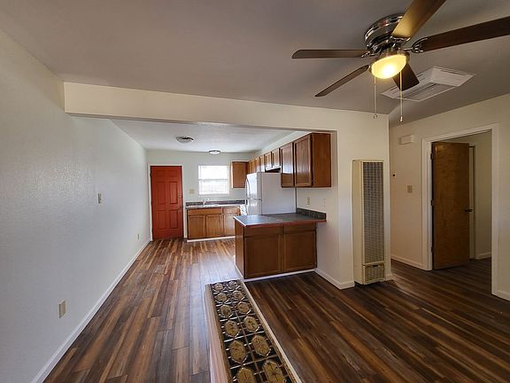 4th image of 2505 Pecan Dr APT B