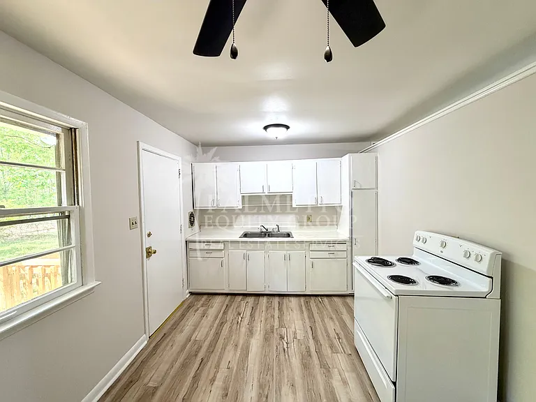 4224 Kildare Dr — Photo 5