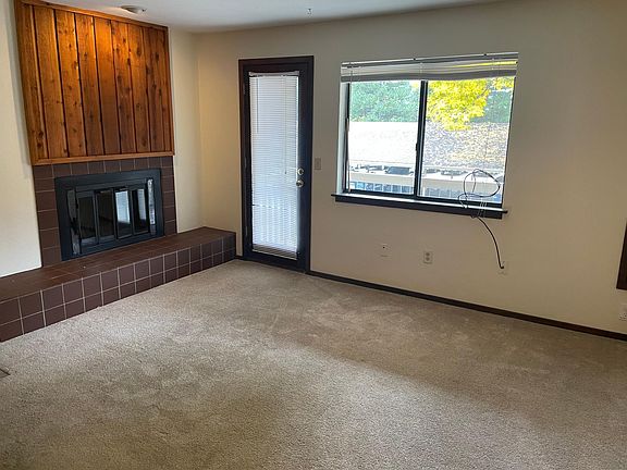 3rd image of 2800 Kalmia Ave