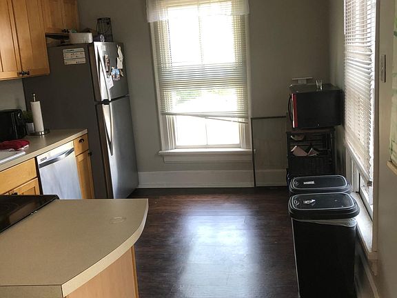 5th image of 101 E 1st Ave #101