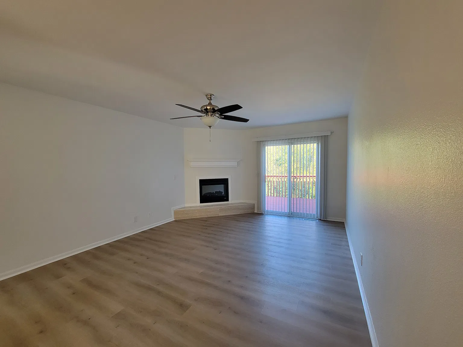 6923 N Edison Ave — Photo 2