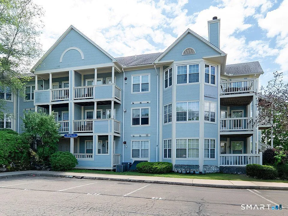 75 Redwood Dr #801