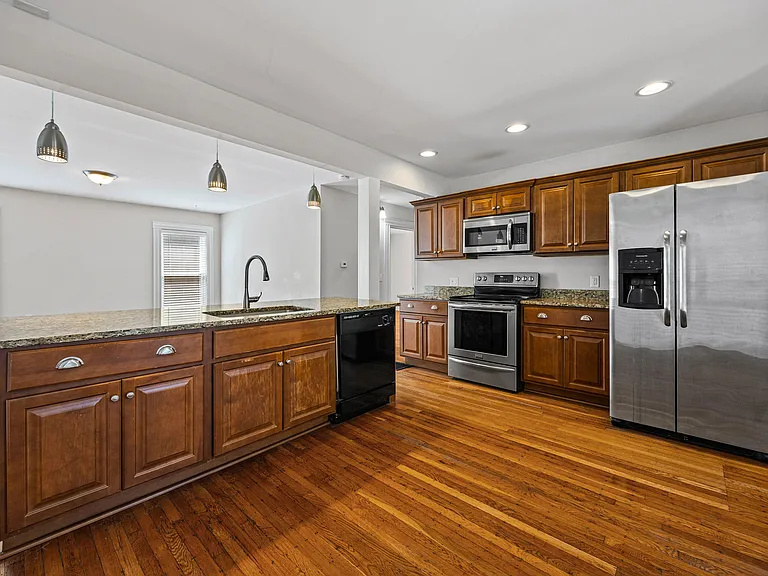 311 Park Ave #2 — Photo 9