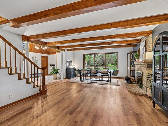 2nd image of 121 Saeger AVENUE