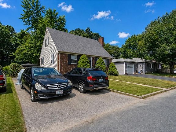 3rd image of 24 Alden St