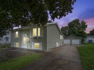 1137 W Grant St, Appleton, WI 54914