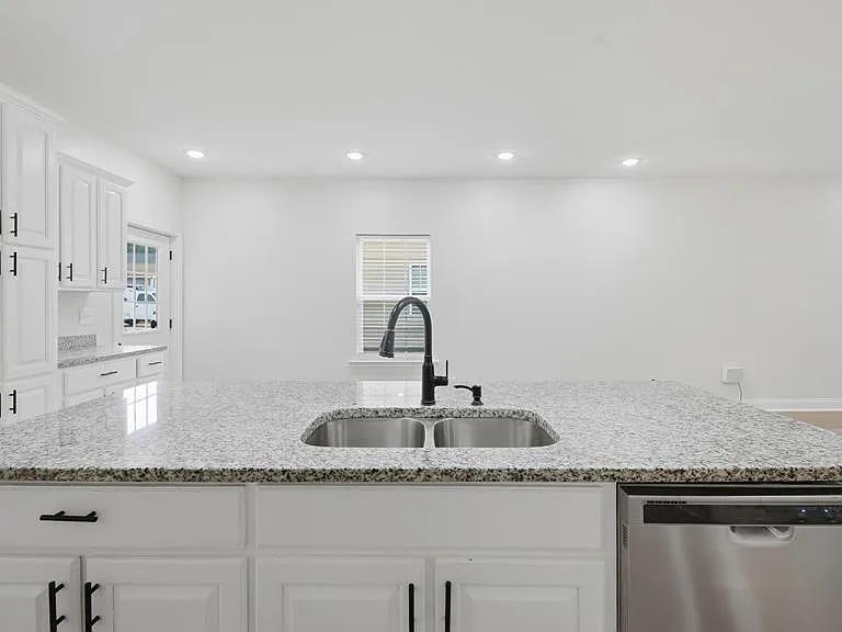 103 Arthur St — Photo 15
