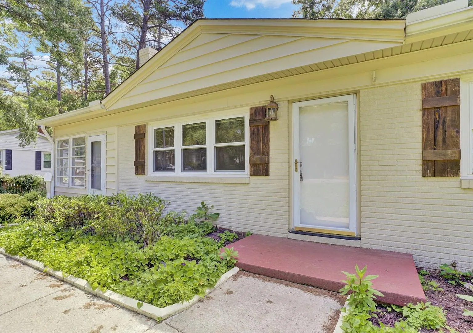 121 Marshdale Avenue SW — Photo 4