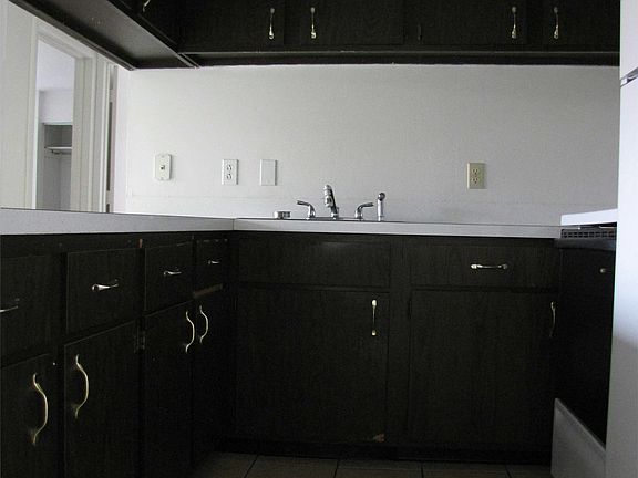 5th image of 21246 Oxford St APT 4