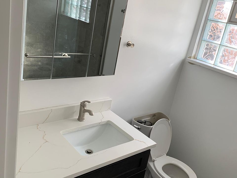 1st image of 2836 W Summerdale Ave APT 1