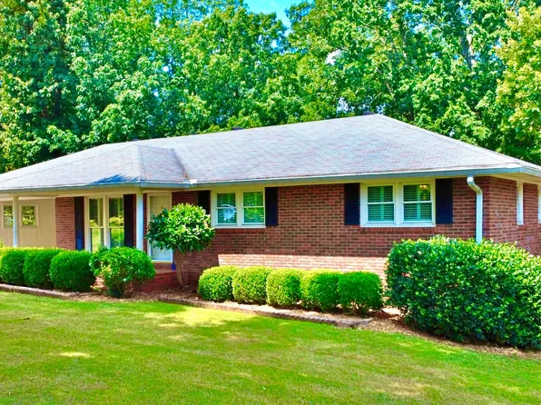 10 Montre Cir SE, Silver Creek, GA 30173