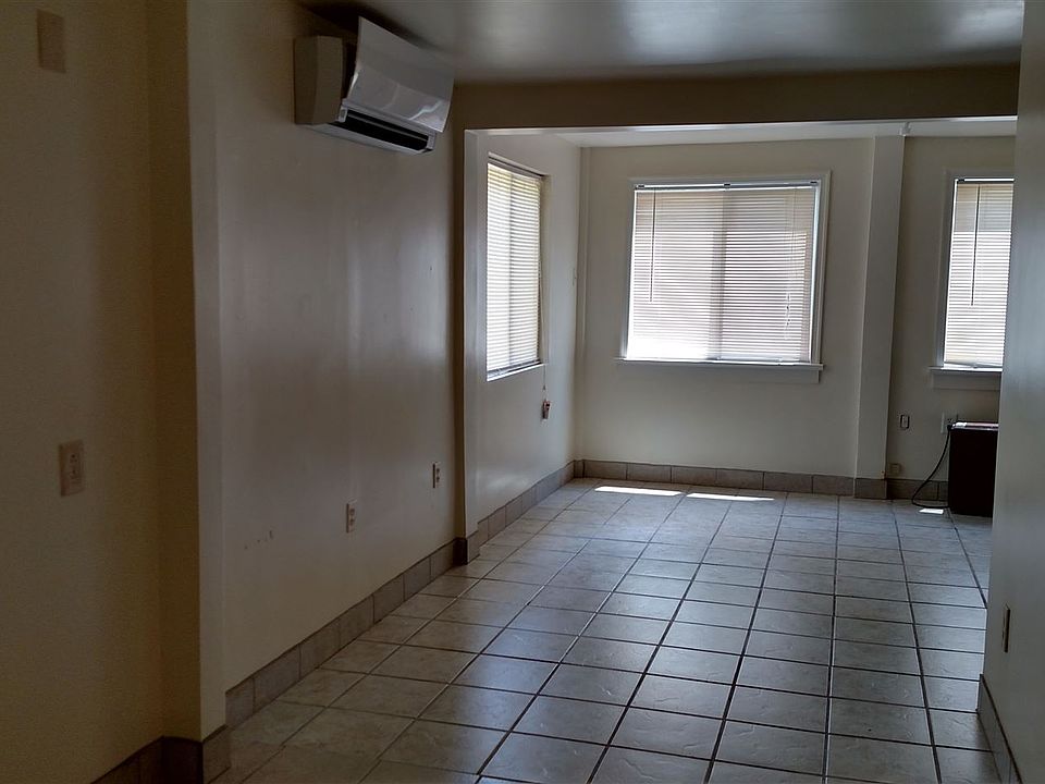 Botom Living Area
