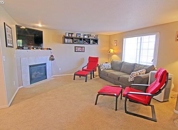 3rd image of 301 E 16th Pl