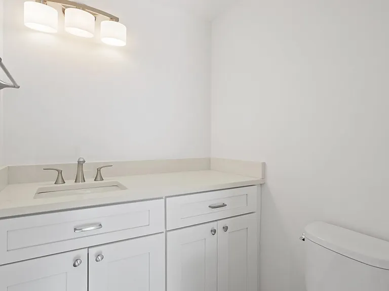 11620 Newbridge Ct — Photo 16