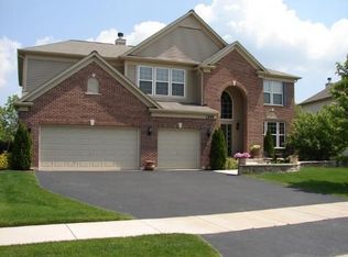1545 Hazelnut Xing, Mundelein, IL 60060