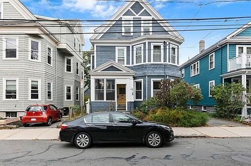 2nd image of 61 Hudson St #1