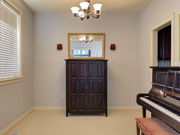 4th image of 315 NW 53rd Cir