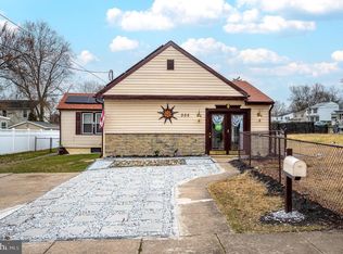 305 Lincoln Ave, Maple Shade, NJ 08052