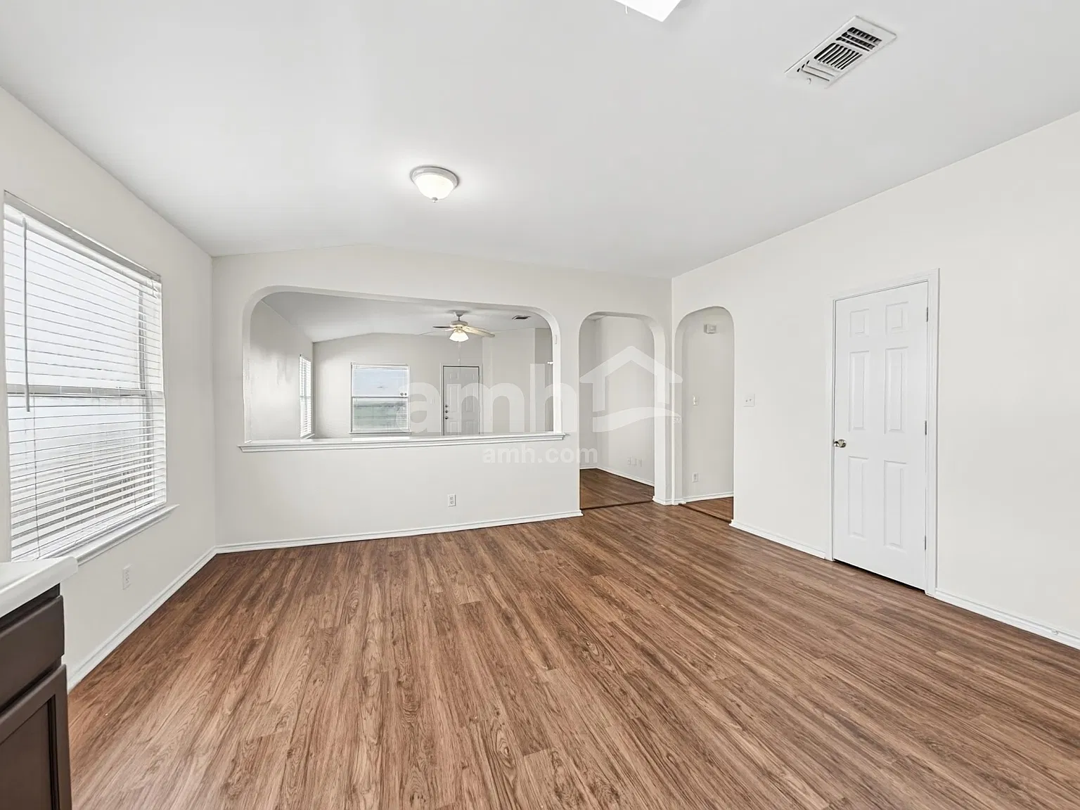 3 bed, 2.0 bath, 1653 sqft, $1,635 — Photo 4