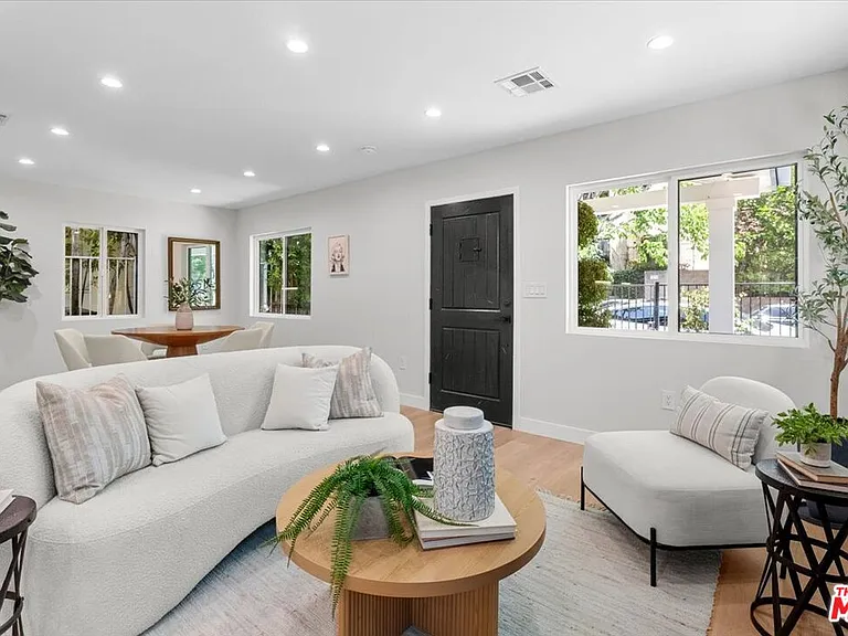 9028 Keith Ave — Photo 3
