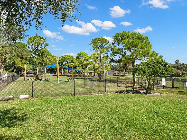 213 Seahorse Dr SE #D — Photo 27