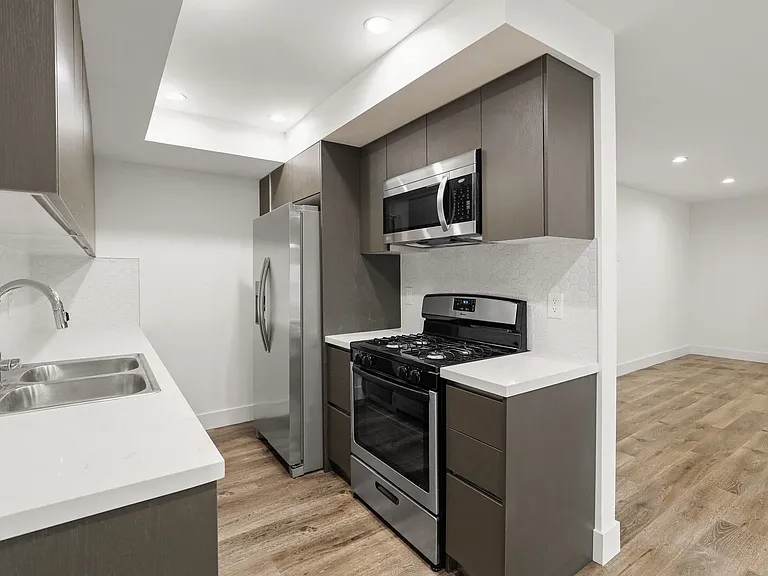 Full-Size Kitchen with Energy-Efficient Appliances