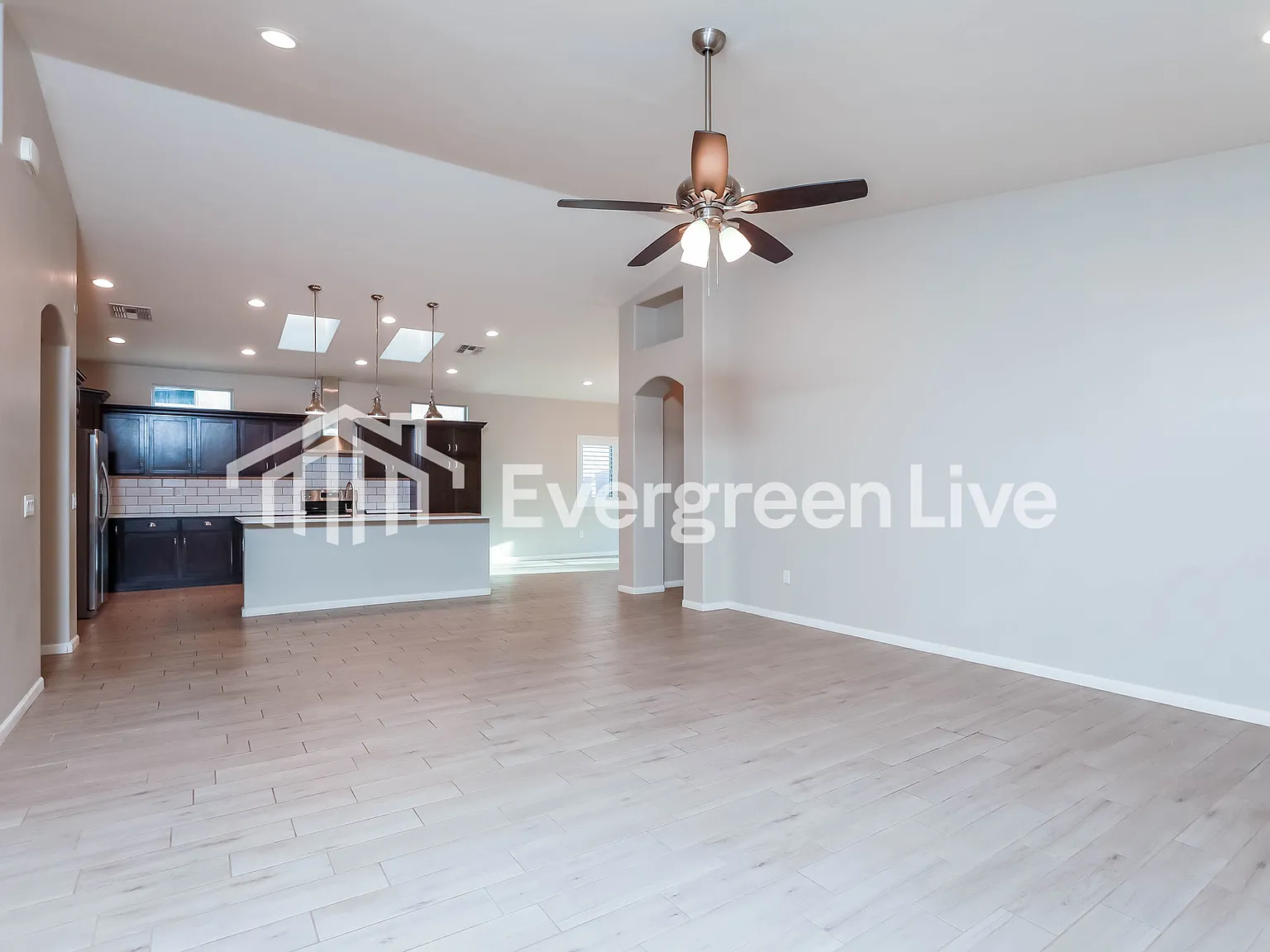 4 bed, 2.0 bath, 1768 sqft, $1,995 — Photo 3