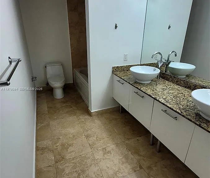 41 SE 5th St #709 — Photo 11