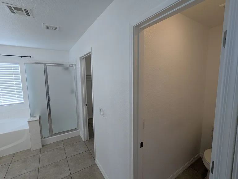 1016 Royal Plum Ln — Photo 18