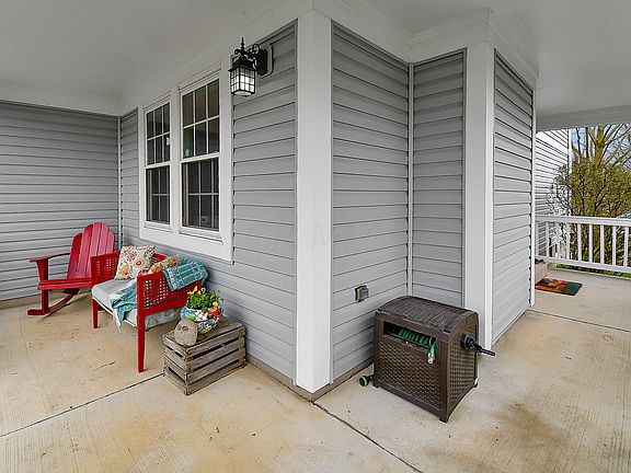 2nd image of 5099 Cherry Blossom Way