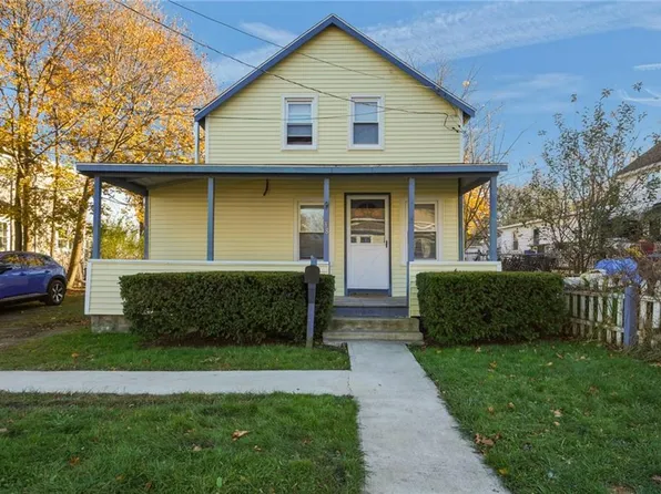 38 Pender Ave, Warwick, RI 02889