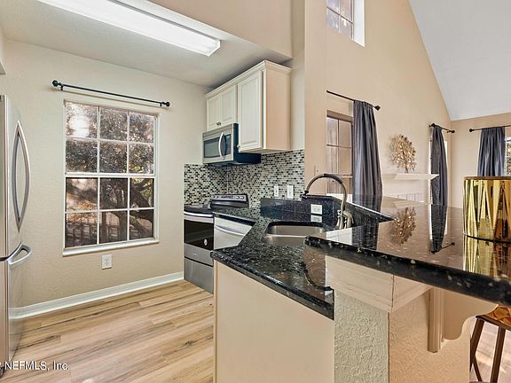 4th image of 13703 RICHMOND PARK Drive #3009