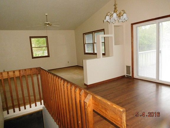 4th image of 56919 Lake St