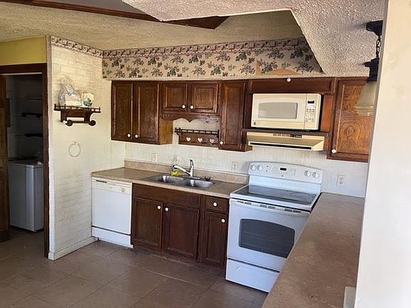 5th image of 435 Golf Dr
