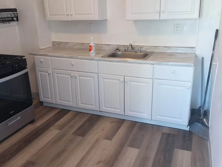916 Gibson St #1 — Photo 4