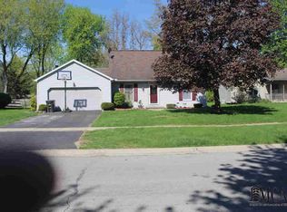 8825 Tamarack St, Temperance, MI 48182
