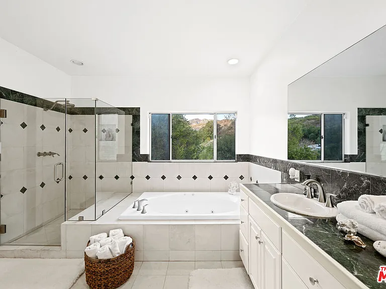 4345 Escondido Trl — Photo 28