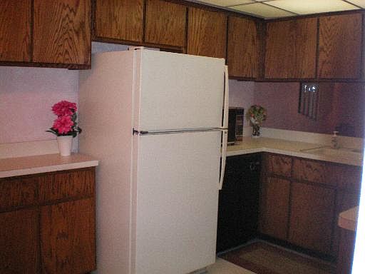 4th image of 10441 S Circle Dr #15C
