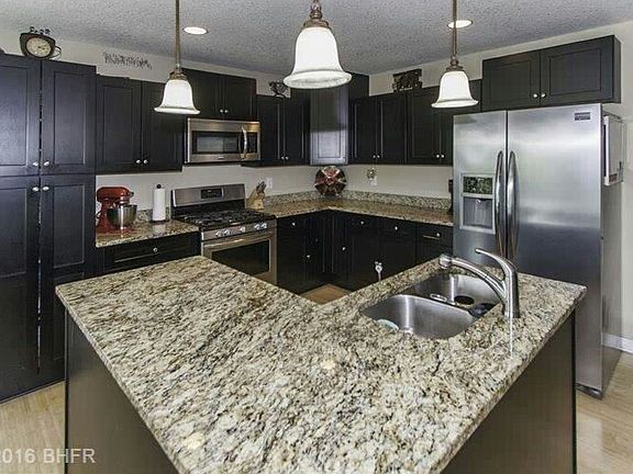 Beautiful Spacious Kitchen.