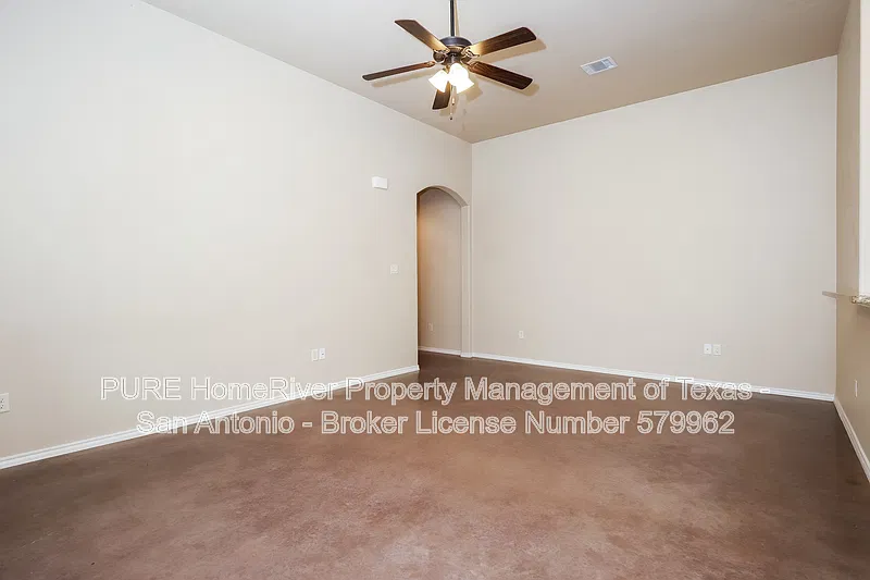 3 bed, 2.0 bath, 1372 sqft, $1,550 — Photo 3