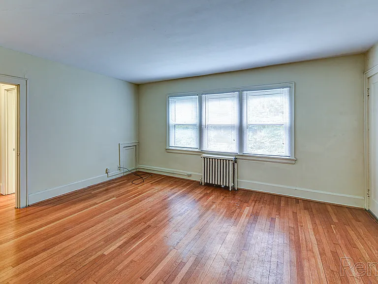 Salutaris Court — Photo 11