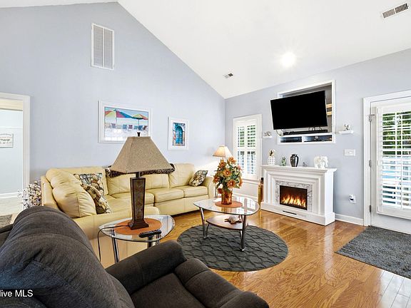 2nd image of 57 Cedar Tree Lane SW