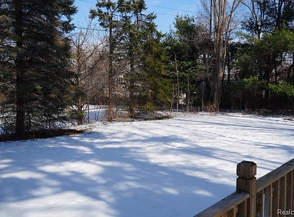 5th image of 1890 Welch Rd