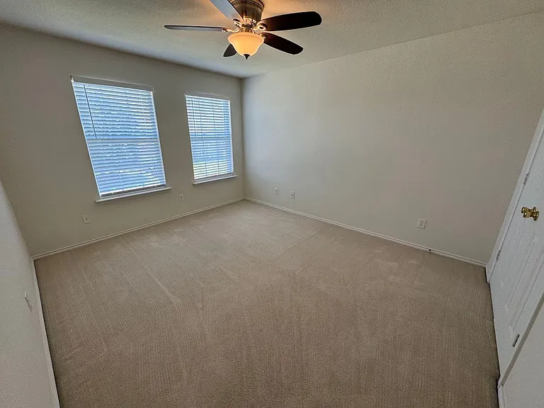 217 Tepee Dr — Photo 36