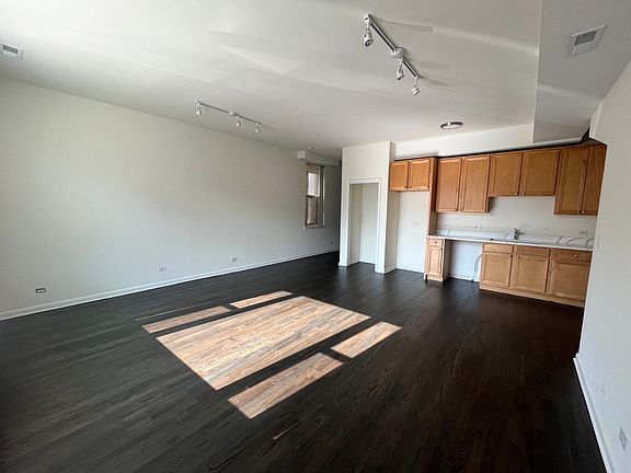 2nd image of 2636 N Halsted St #1F