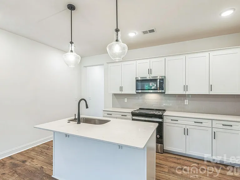62 Walnut Springs Dr — Photo 4