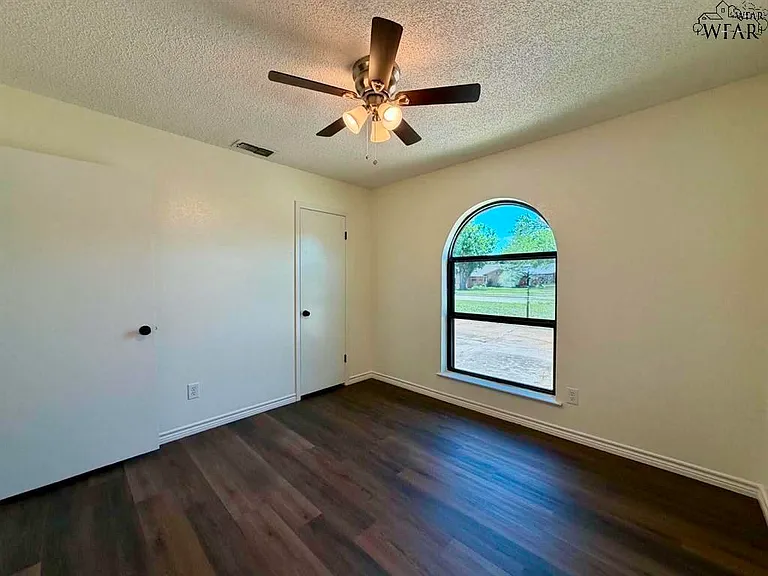 1 Brandy Ln — Photo 9